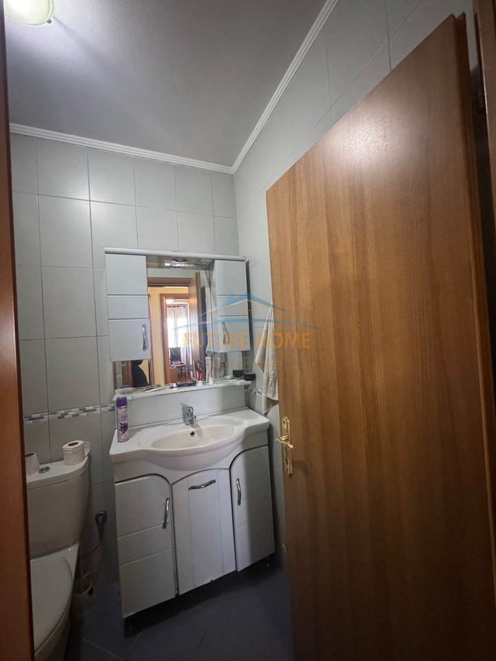 Affitto, Appartamento 3+1+2+Posto Auto, Via Bogdanëve, Tirana