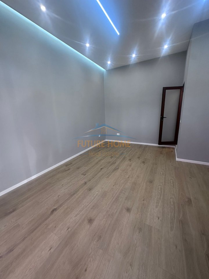 Qera, Ambient biznesi, Rruga Kongresi i Manastirit, Tirane.