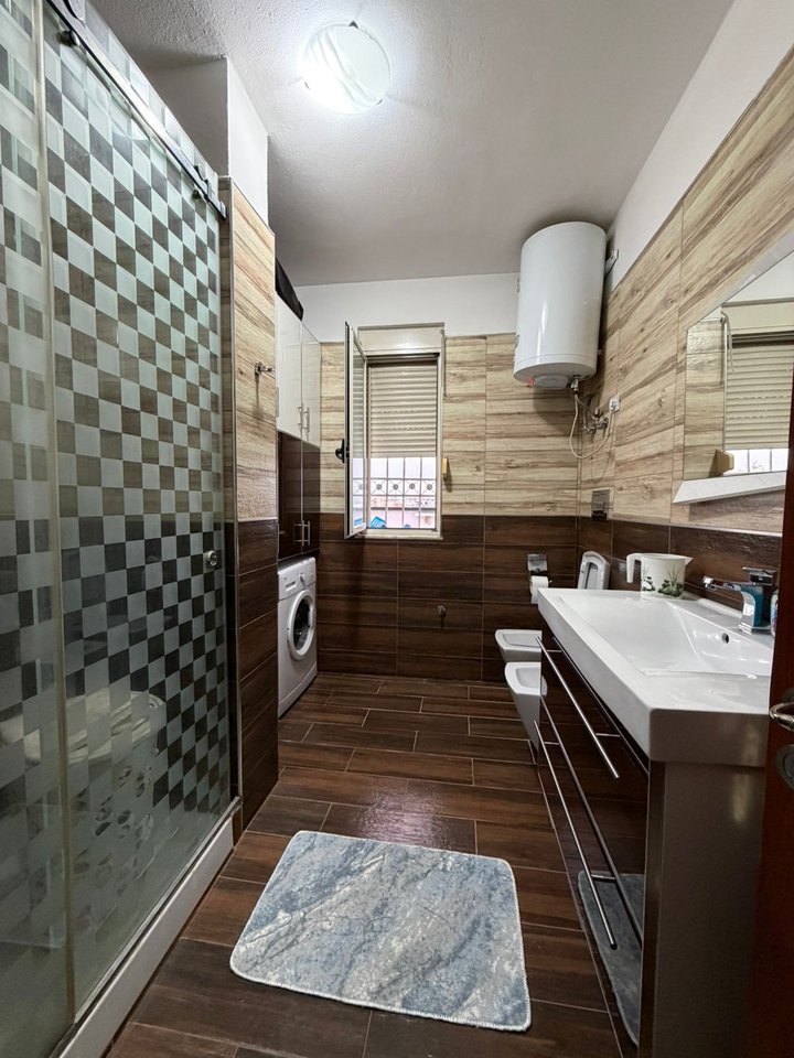 Shitet, Apartament-Duplex, Fresk, Tirane.