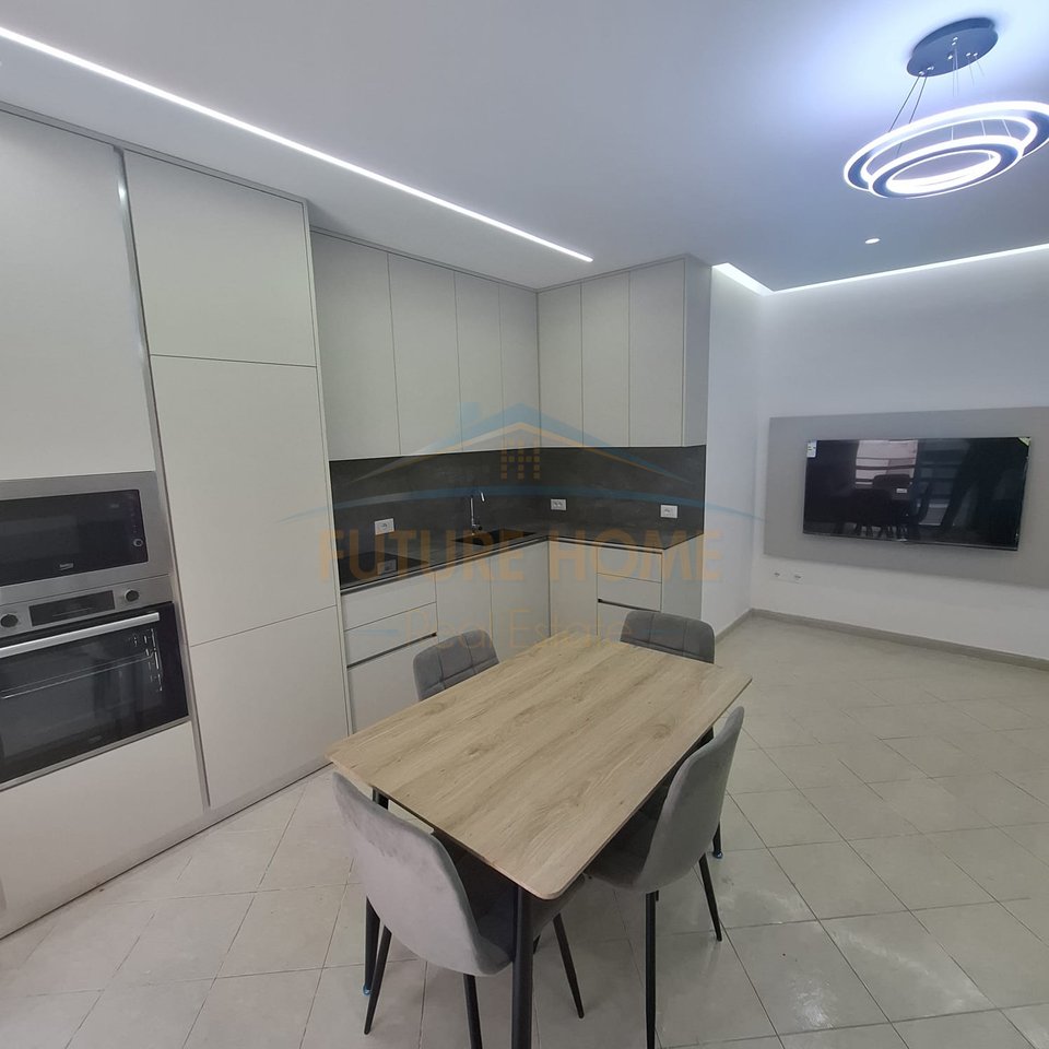 Qira, Apartament 2+1, Unaza e Re