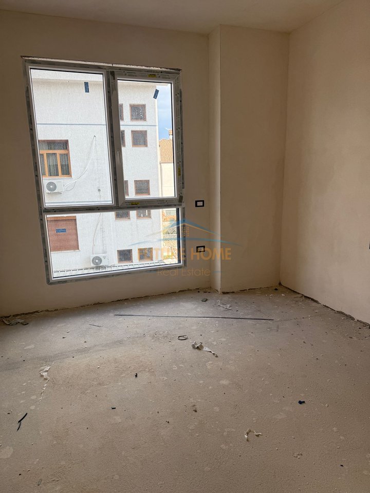 Shitet, Apartament 2+1+2, prane Fushës së Alidemit, Tiranë, Tiranë.