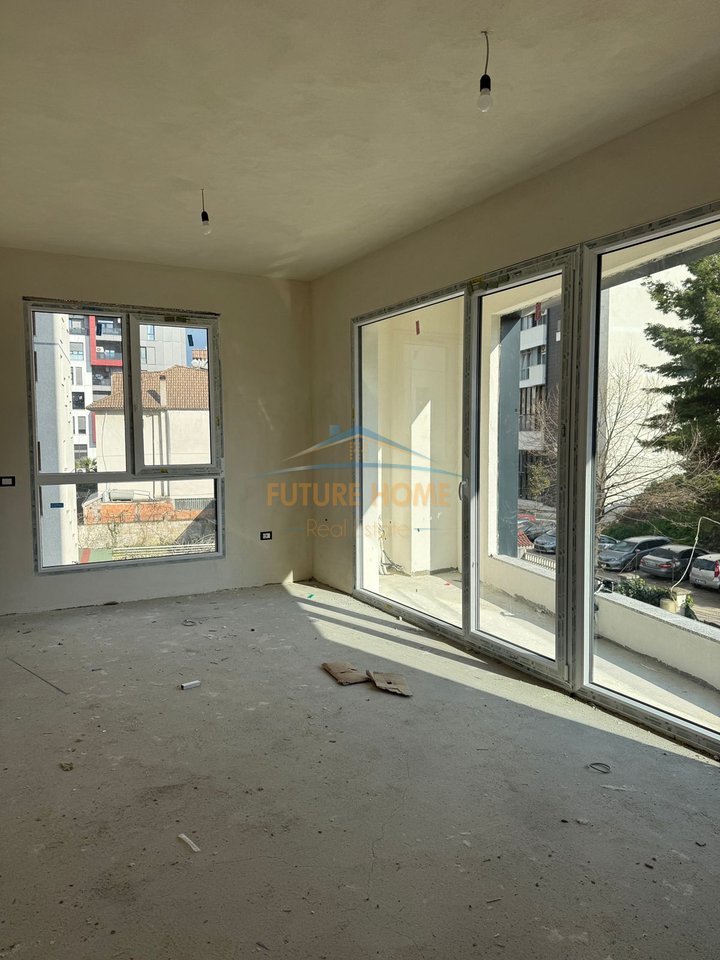 Shitet, Apartament 2+1+2, prane Fushës së Alidemit, Tiranë, Tiranë.