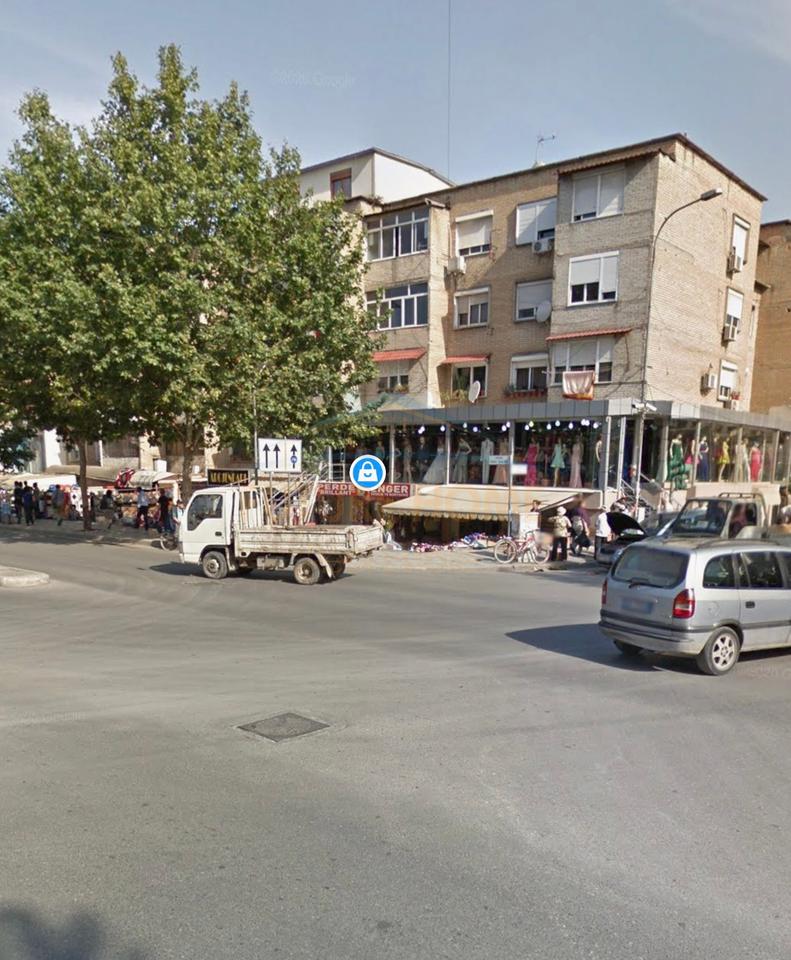 Shitet, Apartament 2+1, Rruga Ferit Xhajko