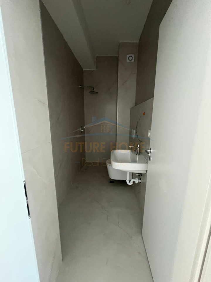 Shitet, Apartament 1+1, Kompleksi Kadiu, Tiranë