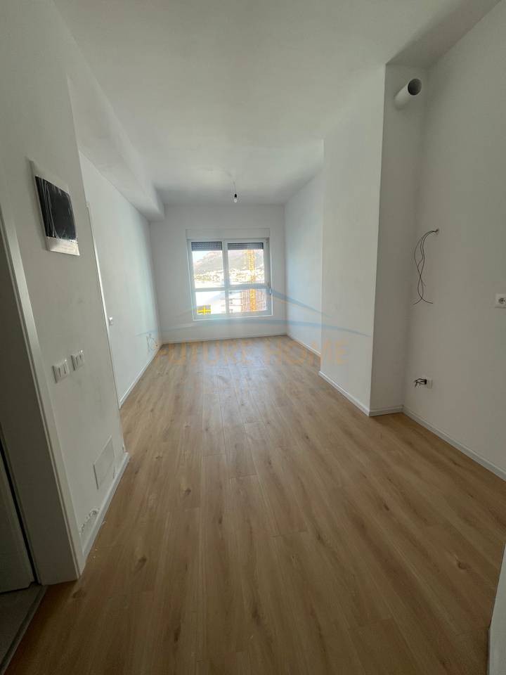 Shitet, Apartament 1+1, Kompleksi Kadiu, Tiranë