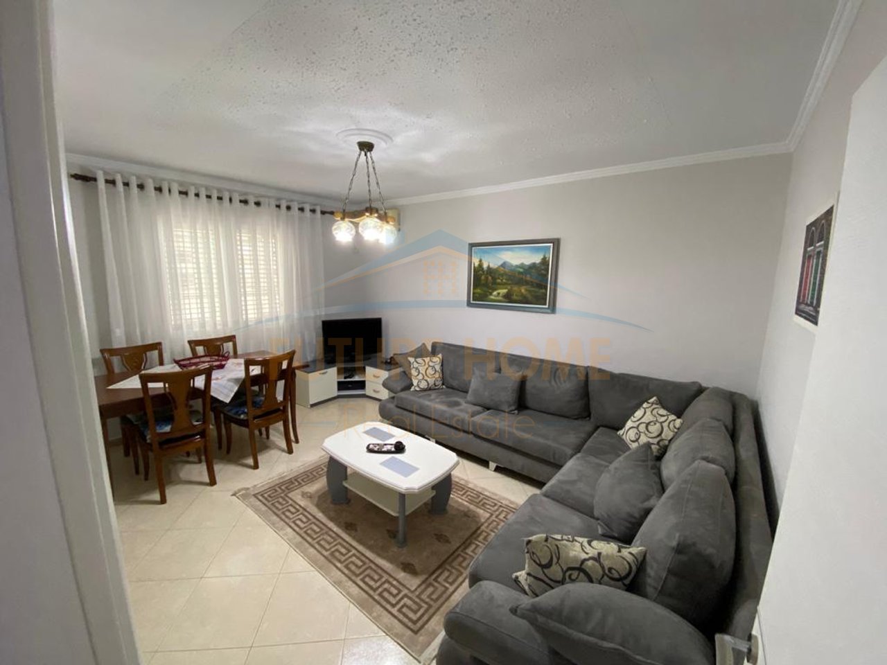 Shitet, Apartament 1+1, Ish Parku i Autobusave