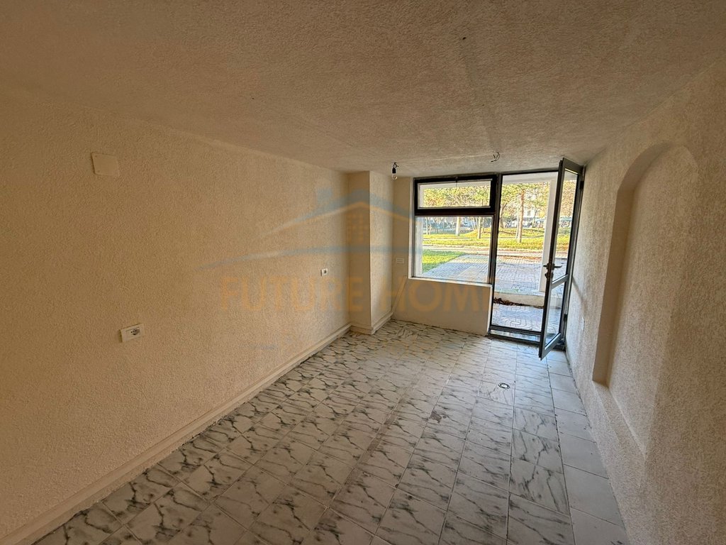 Shitet, Ambient Biznesi, Lagjia 9, Korçë