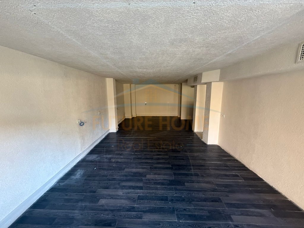 Shitet, Ambient Biznesi, Lagjia 9, Korçë