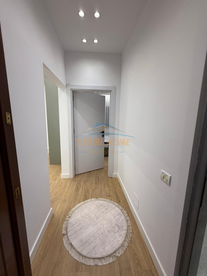 In vendita, appartamento 1+1 New Ring, Tirana