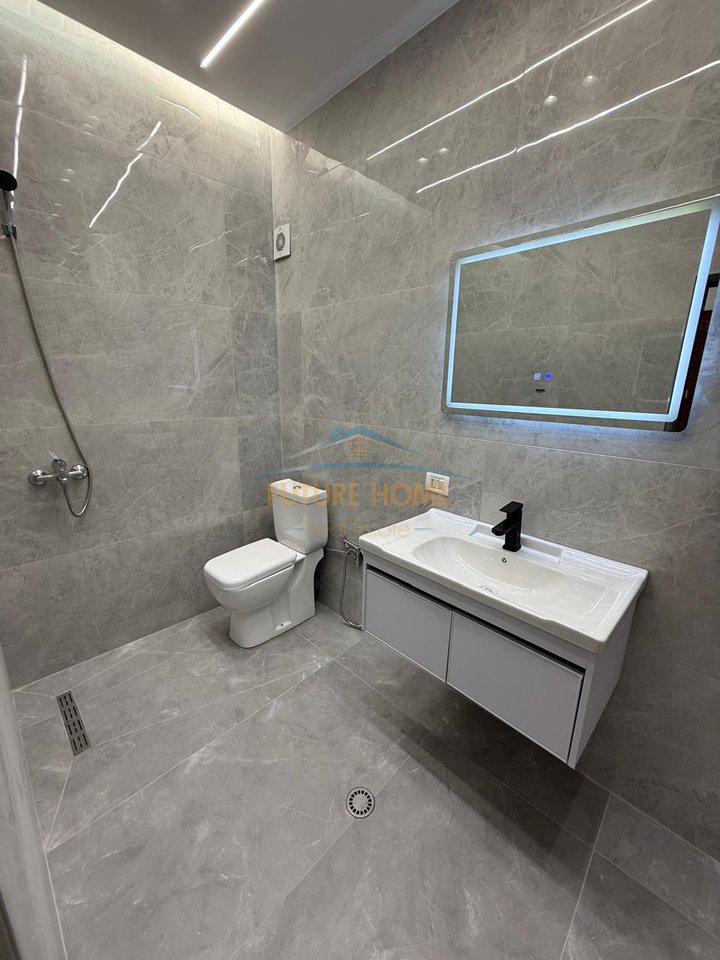 In vendita, appartamento 1+1 New Ring, Tirana