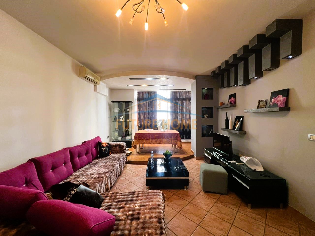 Shitet, Apartament 1+1, Ish-Parku i Autobuzave, Tirane.