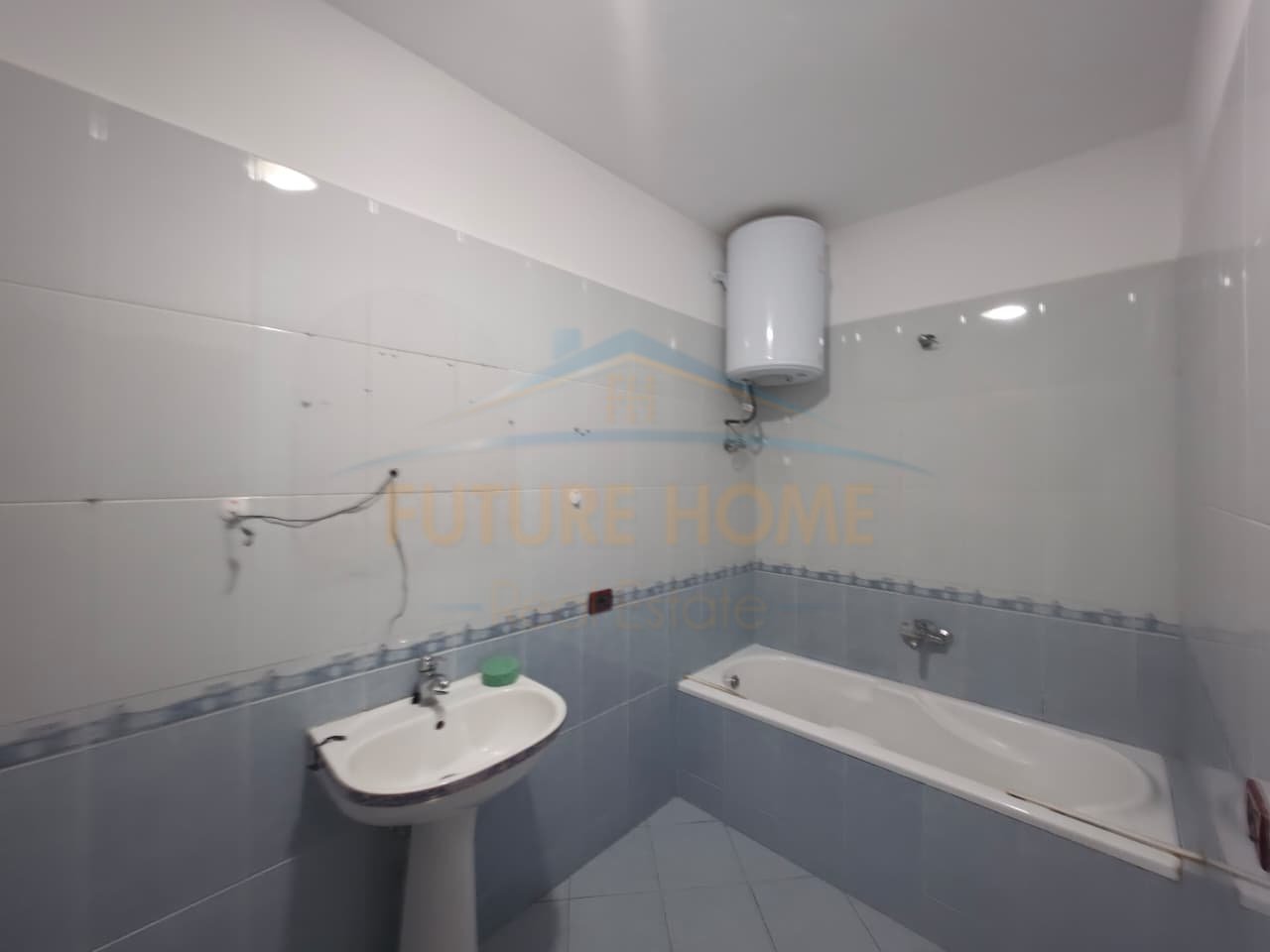 For sale, 2+1 Apartment, Neighborhood 18, Korçë