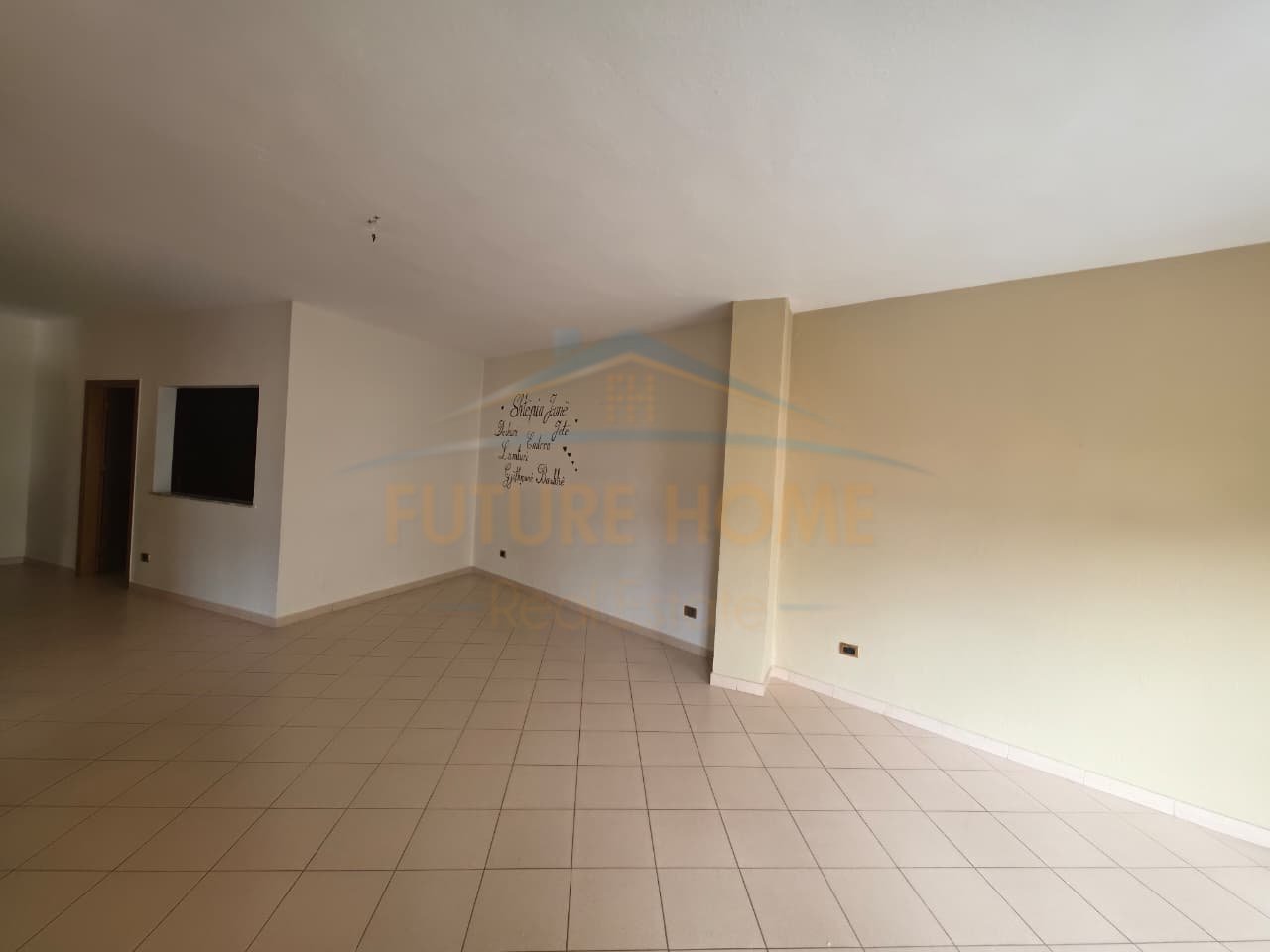 For sale, 2+1 Apartment, Neighborhood 18, Korçë