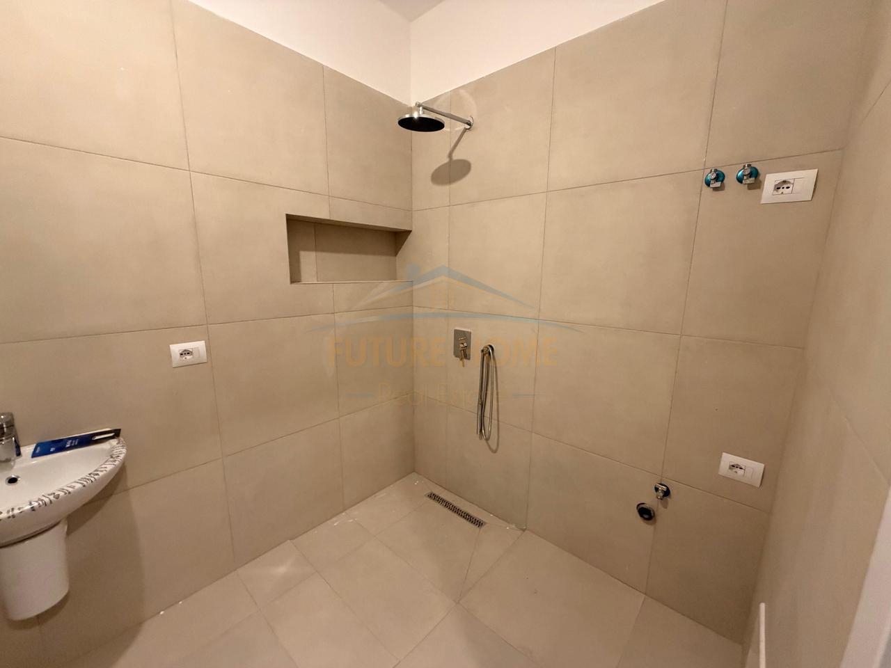 Qira, Apartament 2+1+2, Rruga e Barrikadave, Tiranë.