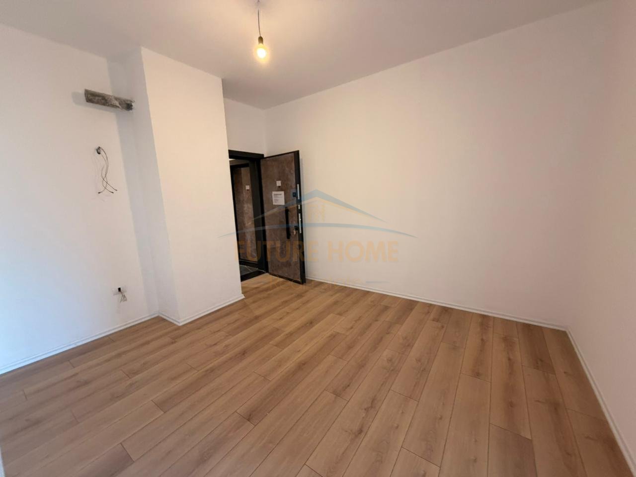 Qira, Apartament 2+1, Rruga e Barrikadave, Tiranë.