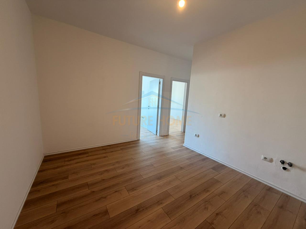 Qira, Apartament 2+1, Rruga e Barrikadave, Tiranë.