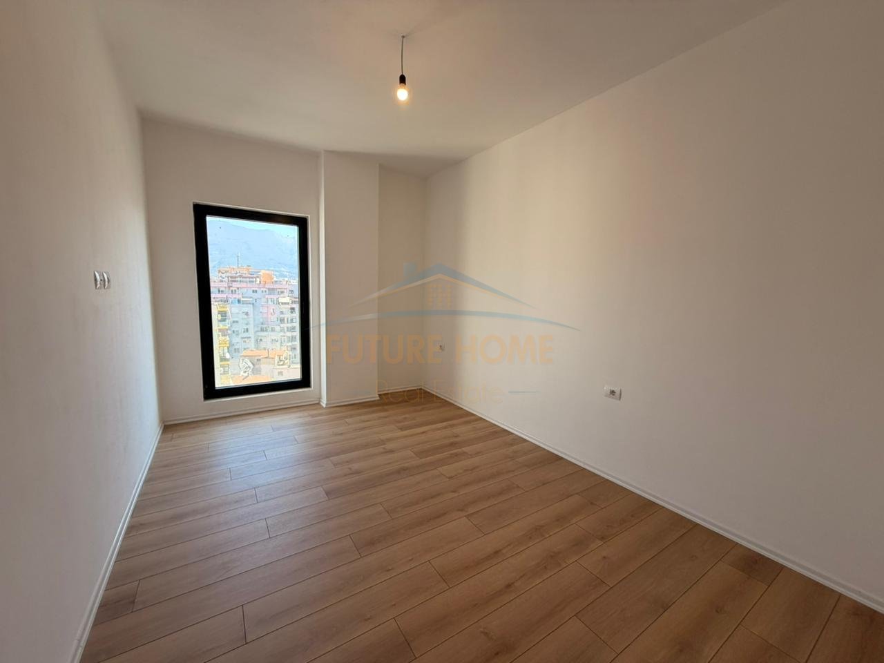 Qira, Apartament 2+1, Rruga e Barrikadave, Tiranë.