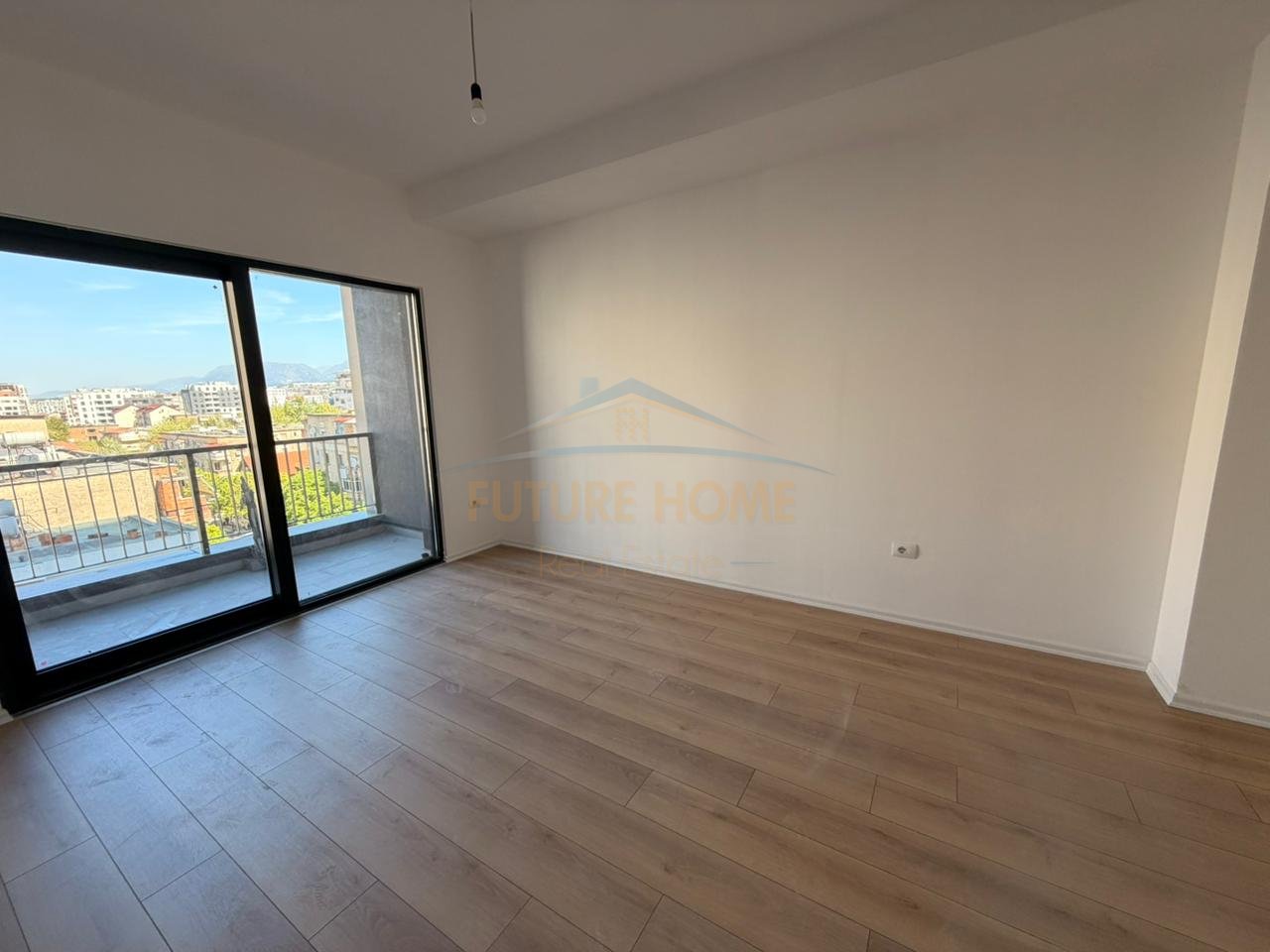 Qira, Apartament 1+1, Rruga e Barrikadave, Tiranë.