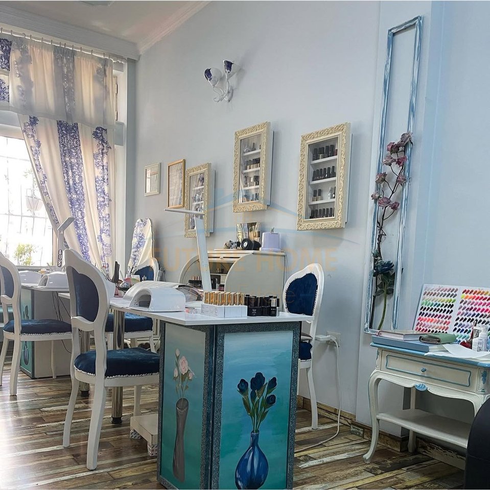 Shitet, Ambient Biznes, Ish Ekspozita, Tirane