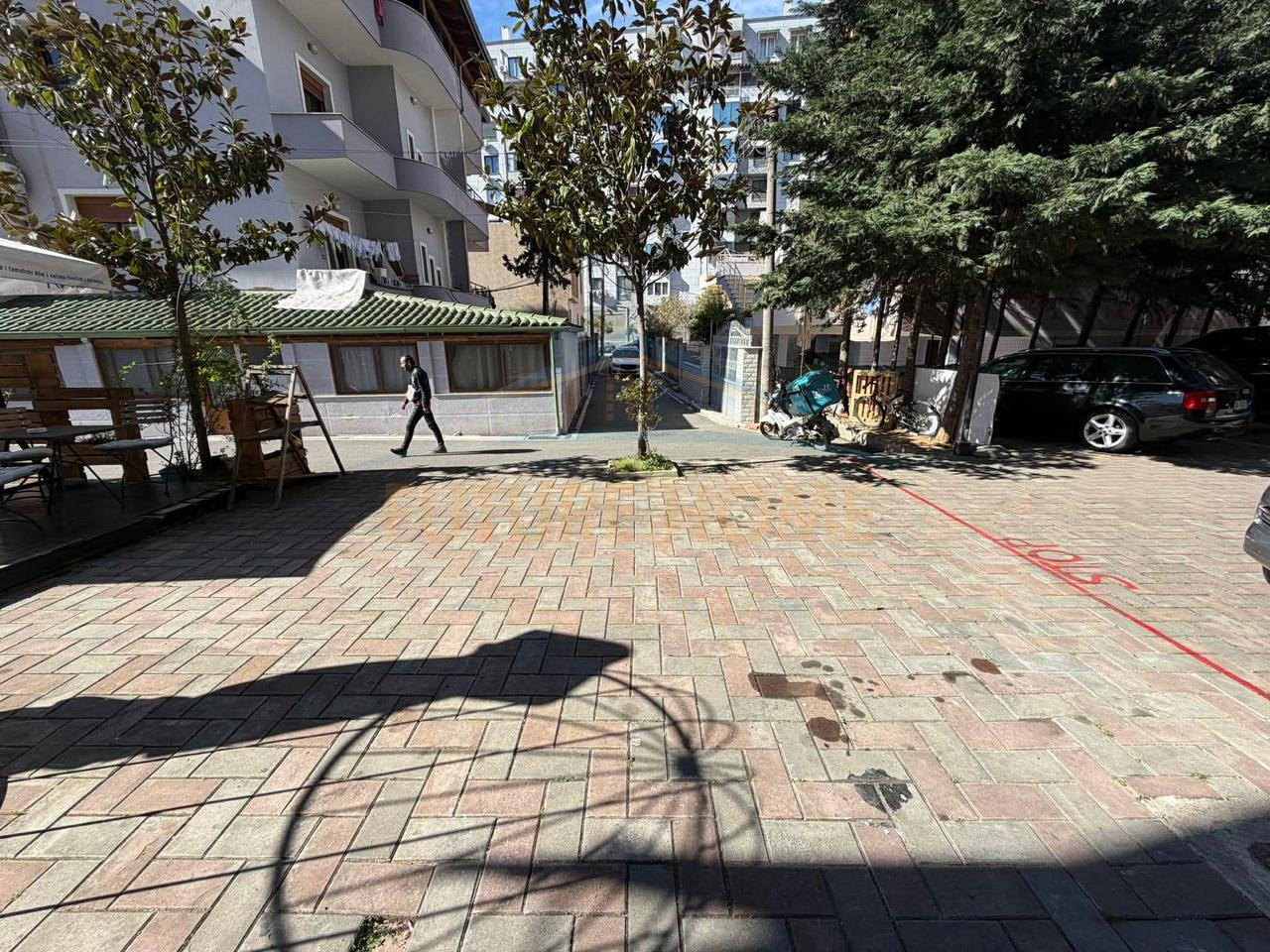 For sale, Business Unit, Misto Mame, Tirana