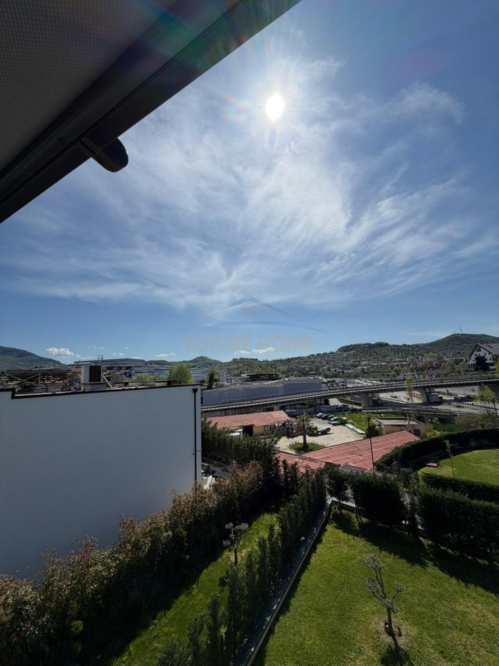 In vendita, appartamento con 3+1+2+2 posti auto, Sofia Hill Residence, TEG, Tirana.