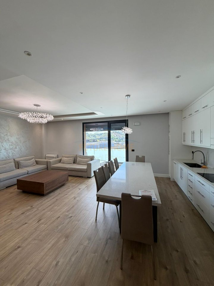 In vendita, appartamento con 3+1+2+2 posti auto, Sofia Hill Residence, TEG, Tirana.