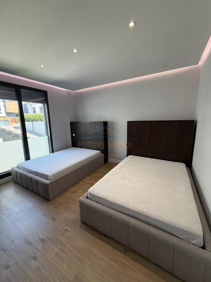 In vendita, appartamento con 3+1+2+2 posti auto, Sofia Hill Residence, TEG, Tirana.