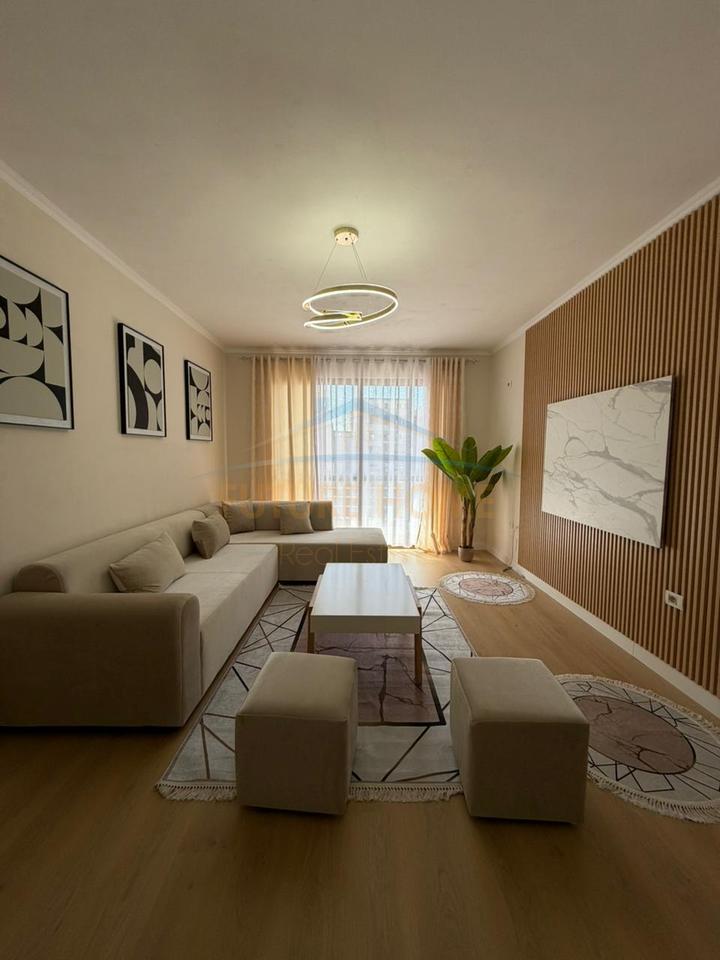 Shitet, Apartament 1+1, Misto Mame