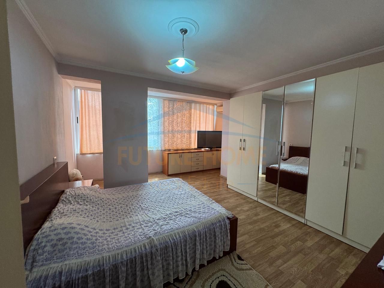 Shitet, Apartament 3+1+2, Unaza e Re