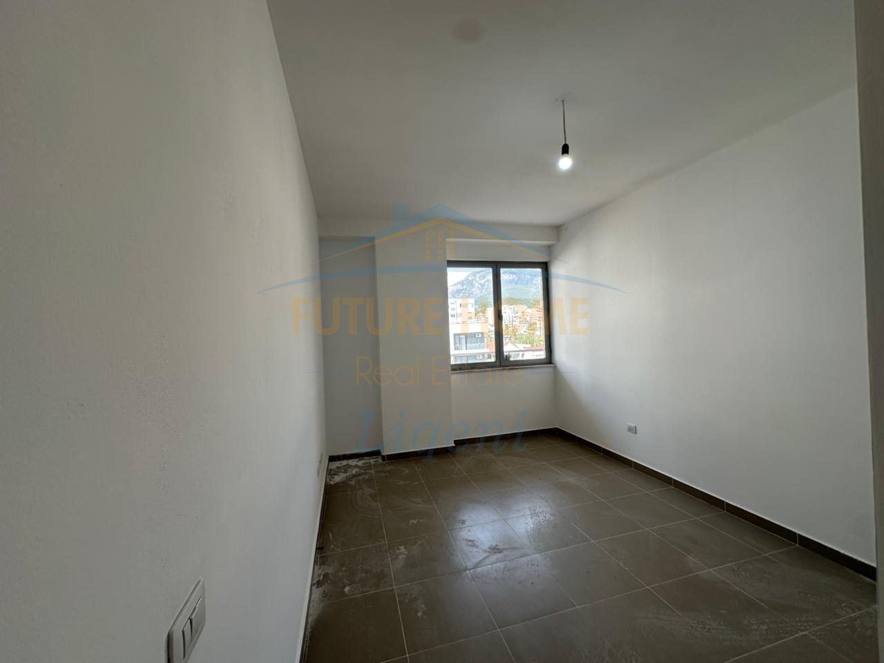 Shitet, Apartament 2+1, Kinostudio, Tiranë