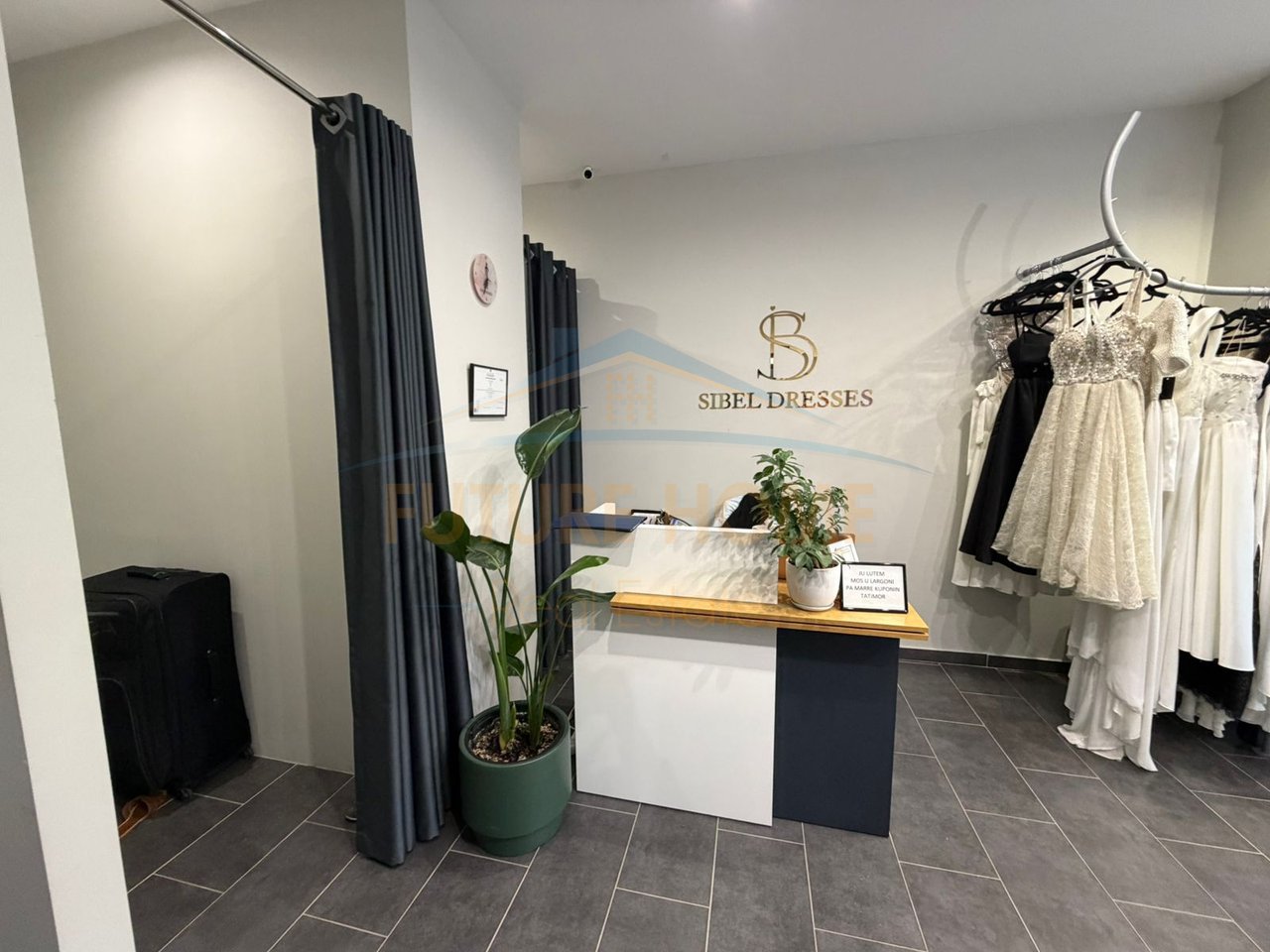 Shitet, Njësi Biznesi, Unaza e Re, Tirane