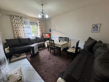 Shitet, Apartament 2+1, Ish Parku i Autobusave, Tirane