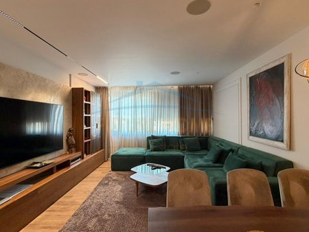Shitet Apartament 3+1+2 + 2 Poste Parkimi, Rruga e Elbasanit