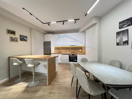 Qera, Apartament 2+1+2, Pazari i Ri, Tiranë.