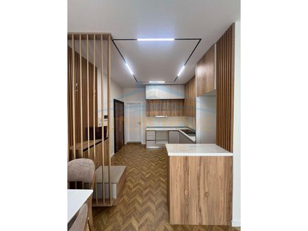 Shitet, Apartament 2+1, Unaza e Re, Tiranë.