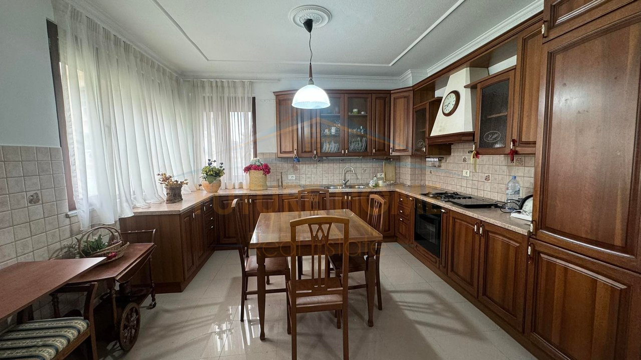 Qera, Apartament 2+1+2, Blloku, Tirane