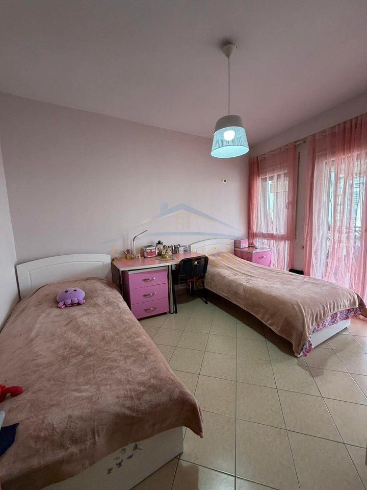 Shitet, Apartament 2+1, Rruga Dritan Hoxha, Tirane