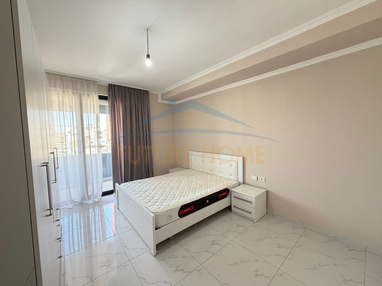 Shitet, Apartament 2+1, Unaza e Re