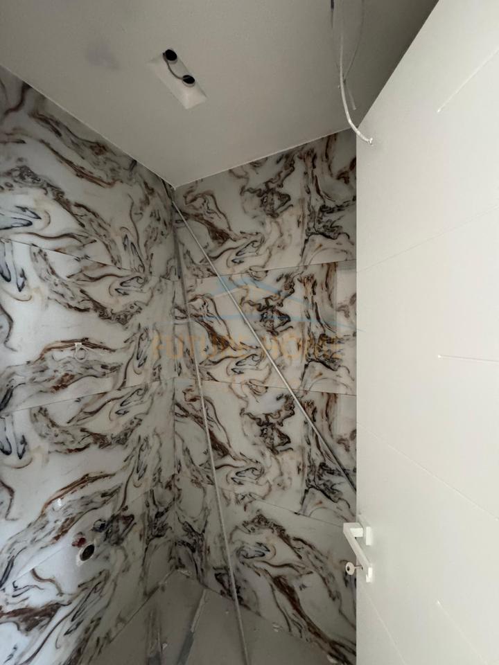 Shitet, Duplex , Fresk , Tiranë