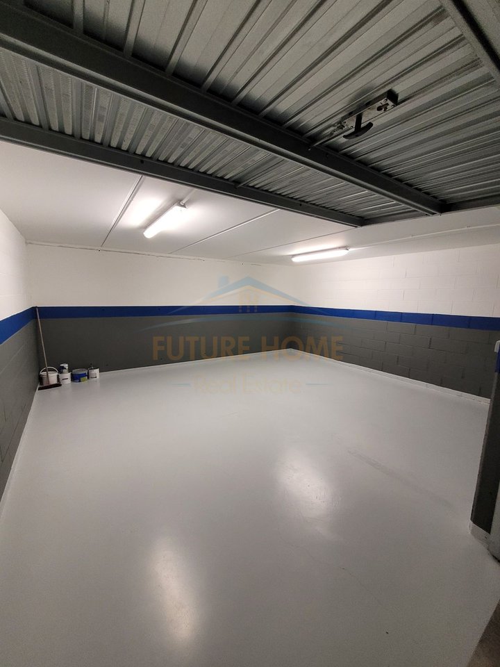 Shitet, Garazh, Unaza e Re