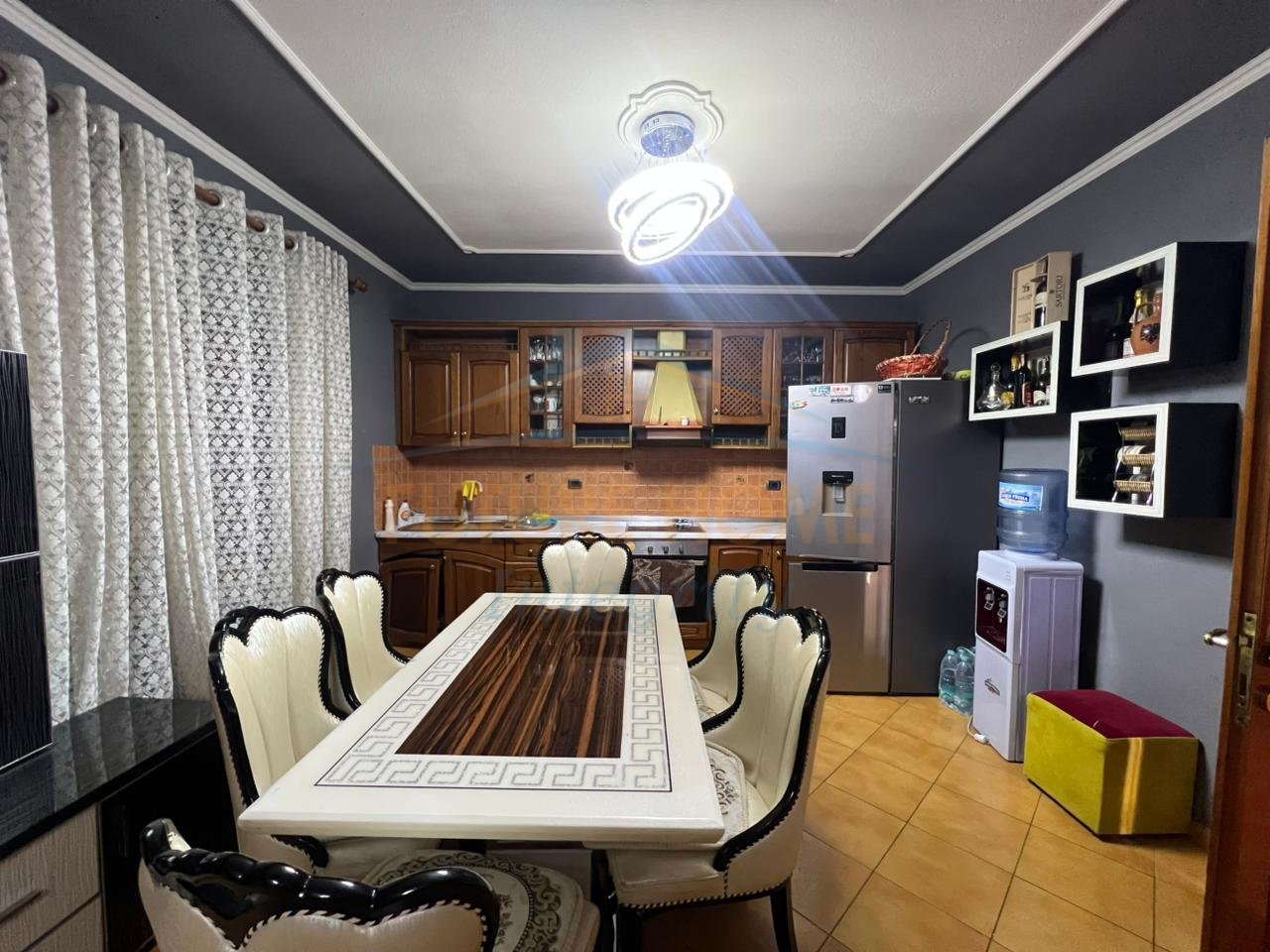 In vendita, Villa su 3 piani, Siri Kodra, Tirana.