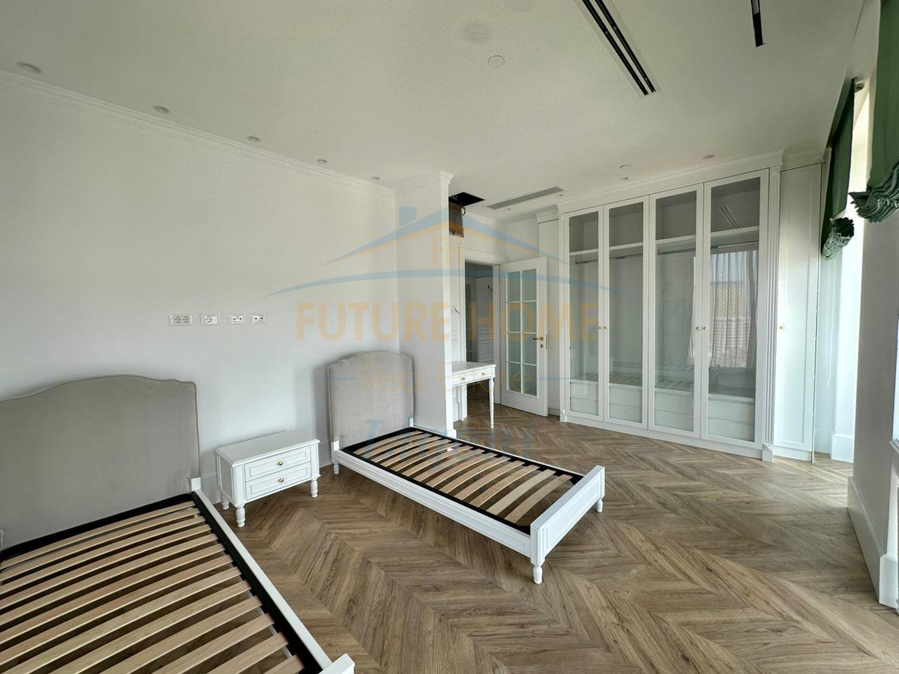 In vendita, Appartamento 2+1+2, Via Elbasanit, DownTown One.