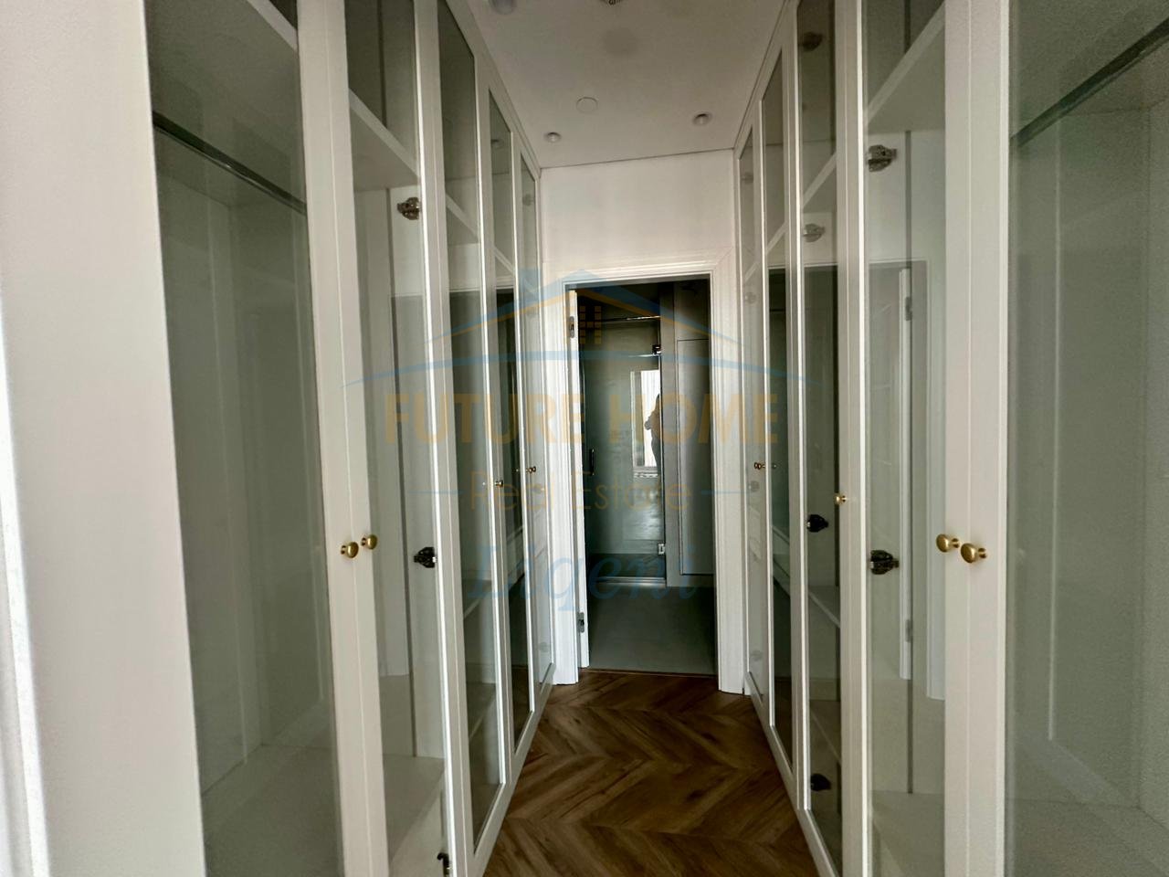 Qera, Apartament 2+1+Post Parkimi, Rruga e Elbasanit, DownTown One.