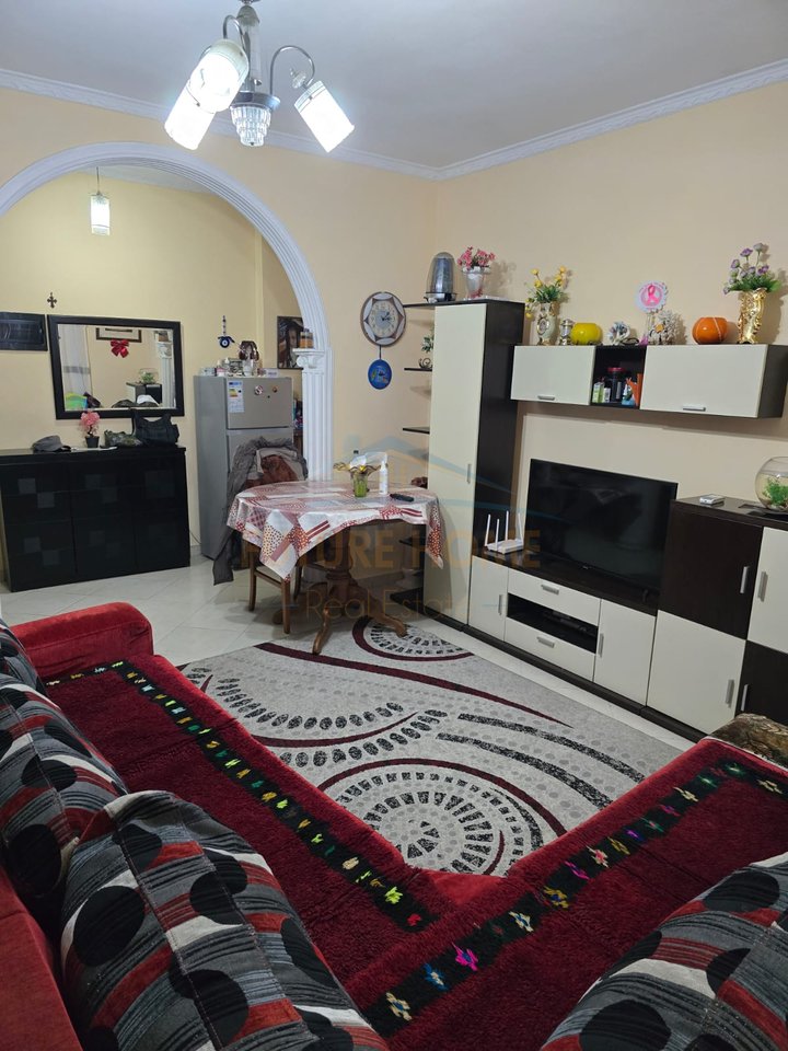 Shitet,Apartament 1+1,Yzberisht