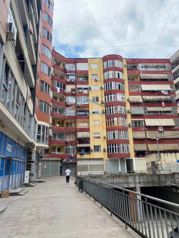 In vendita, Appartamento 1+1, Nuova Tangenziale, Tirana.