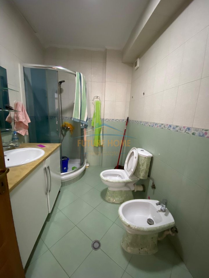 Shitet, Apartament 2+1+1, Ali Demi, Tiranë.