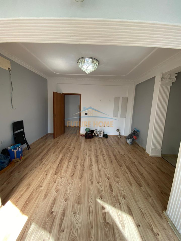 Shitet, Apartament 2+1+1, Ali Demi, Tiranë.