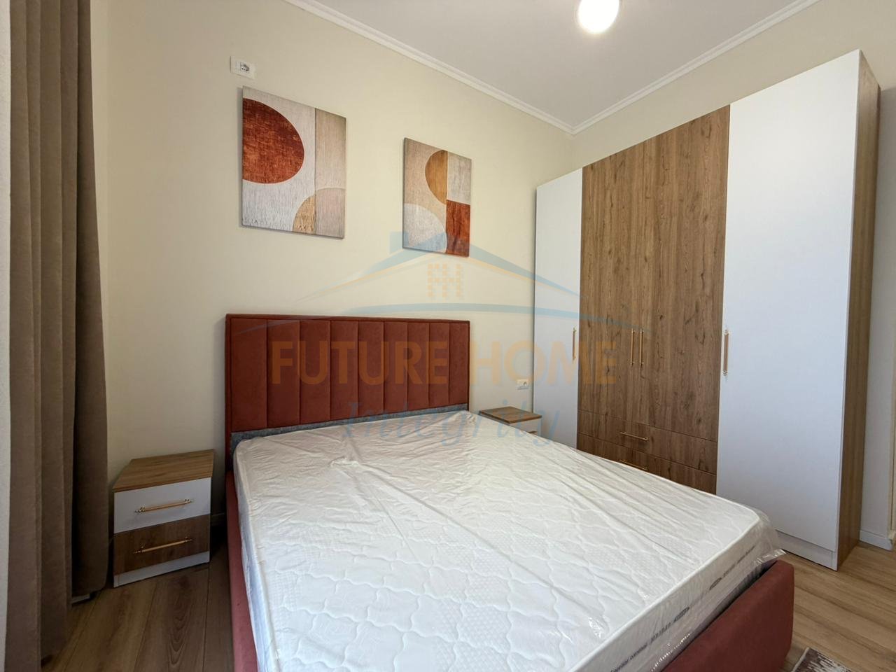 Shitet, Apartament 2+1+2, Fresku, Tiranë.