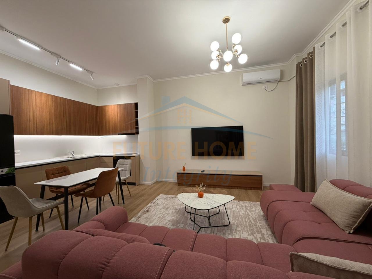 Shitet, Apartament 2+1+2, Fresku, Tiranë.