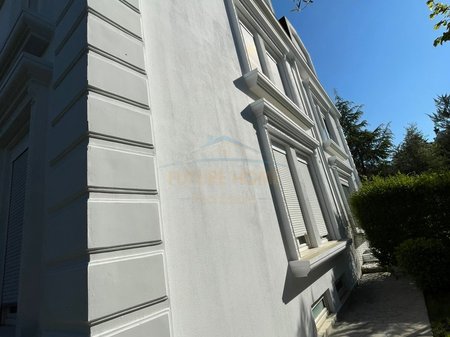 Qera, Vilë, White House Residence, TEG